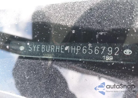 2017 Toyota Corolla Xle z USA, uszkodzony, nr VIN 5YFBURHE1HP656792